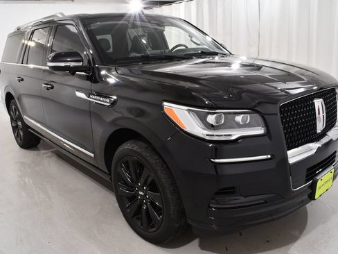 Used 2024 Lincoln Navigator L Reserve AWD/4WD image 5