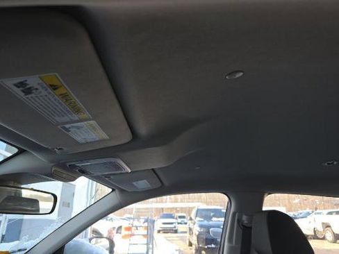 Used 2023 Honda HR-V LX image 17