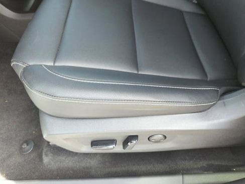 Certified 2025 Nissan Murano SV FWD image 30