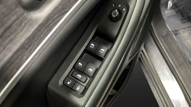 Used 2024 Jeep Grand Cherokee L Limited AWD/4WD image 21