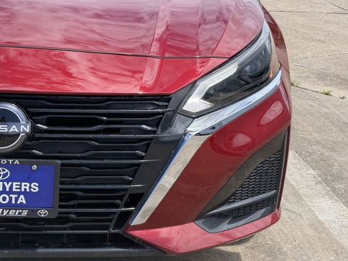 Used 2025 Nissan Altima 2.5 SV FWD image 4