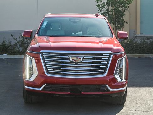 Used 2025 Cadillac Escalade ESV Premium Luxury Platinum image 2