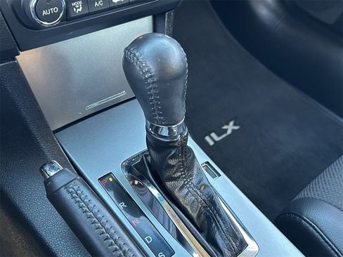 Used 2013 Acura ILX image 25