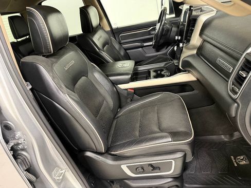 Used 2020 RAM 1500 Laramie AWD/4WD image 33