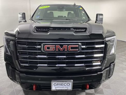 Used 2024 GMC Sierra 2500 AT4 AWD/4WD image 3
