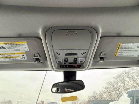 Used 2022 GMC Terrain SLT w/ Tech Package image 28