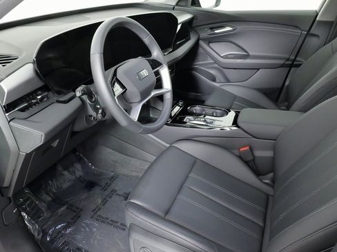 Used 2025 Audi Q6 e-tron Premium image 32