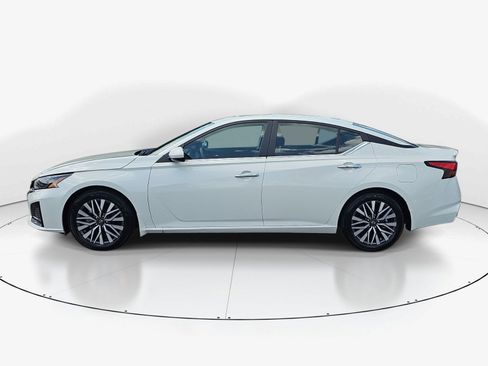 Used 2025 Nissan Altima 2.5 SV w/ SV Premium Package FWD image 7