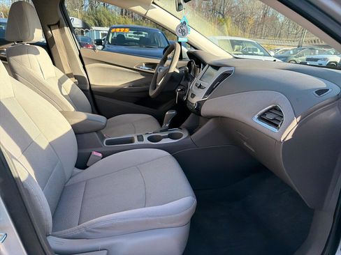 Used 2018 Chevrolet Cruze LS image 14