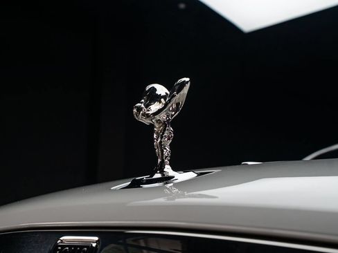Used 2016 Rolls-Royce Dawn RWD image 5