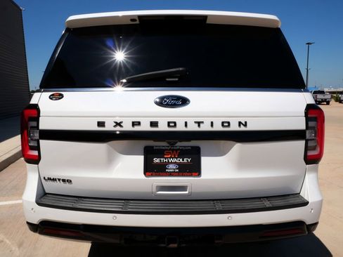 Used 2022 Ford Expedition Limited AWD/4WD image 5