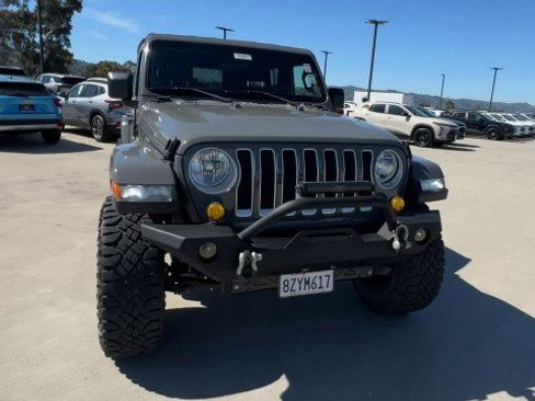 Used 2020 Jeep Wrangler Unlimited Sahara image 3