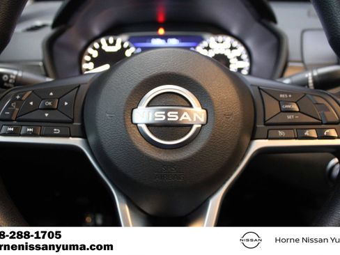 Used 2024 Nissan Altima 2.5 SV FWD image 9
