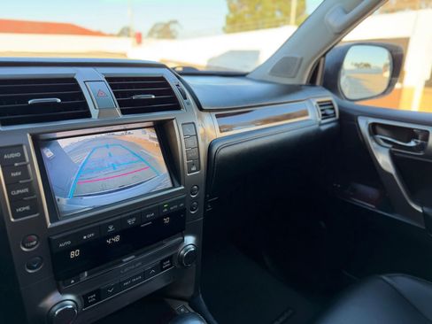 Used 2014 Lexus GX 460 image 13