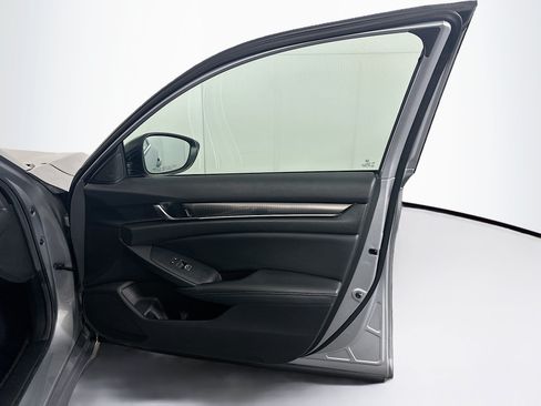 Used 2022 Honda Accord Sport image 29