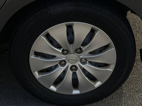 Used 2012 Honda Accord LX image 5