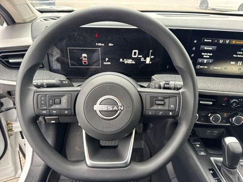 Used 2025 Nissan Kicks SV w/ Illumination Package image 16