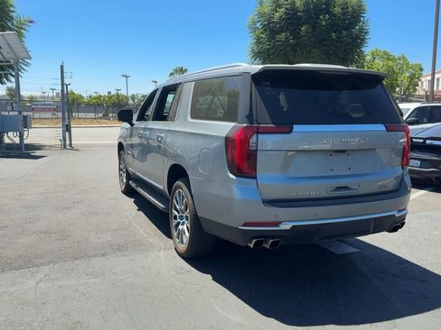 Used 2025 GMC Yukon XL Denali AWD/4WD image 8