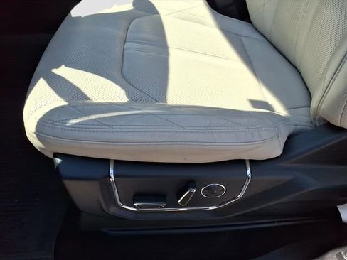 Used 2021 Ford Expedition Max Platinum image 17