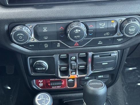 New 2026 Jeep Gladiator Willys image 16