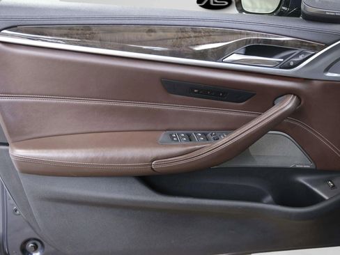 Used 2017 BMW 540i xDrive image 14