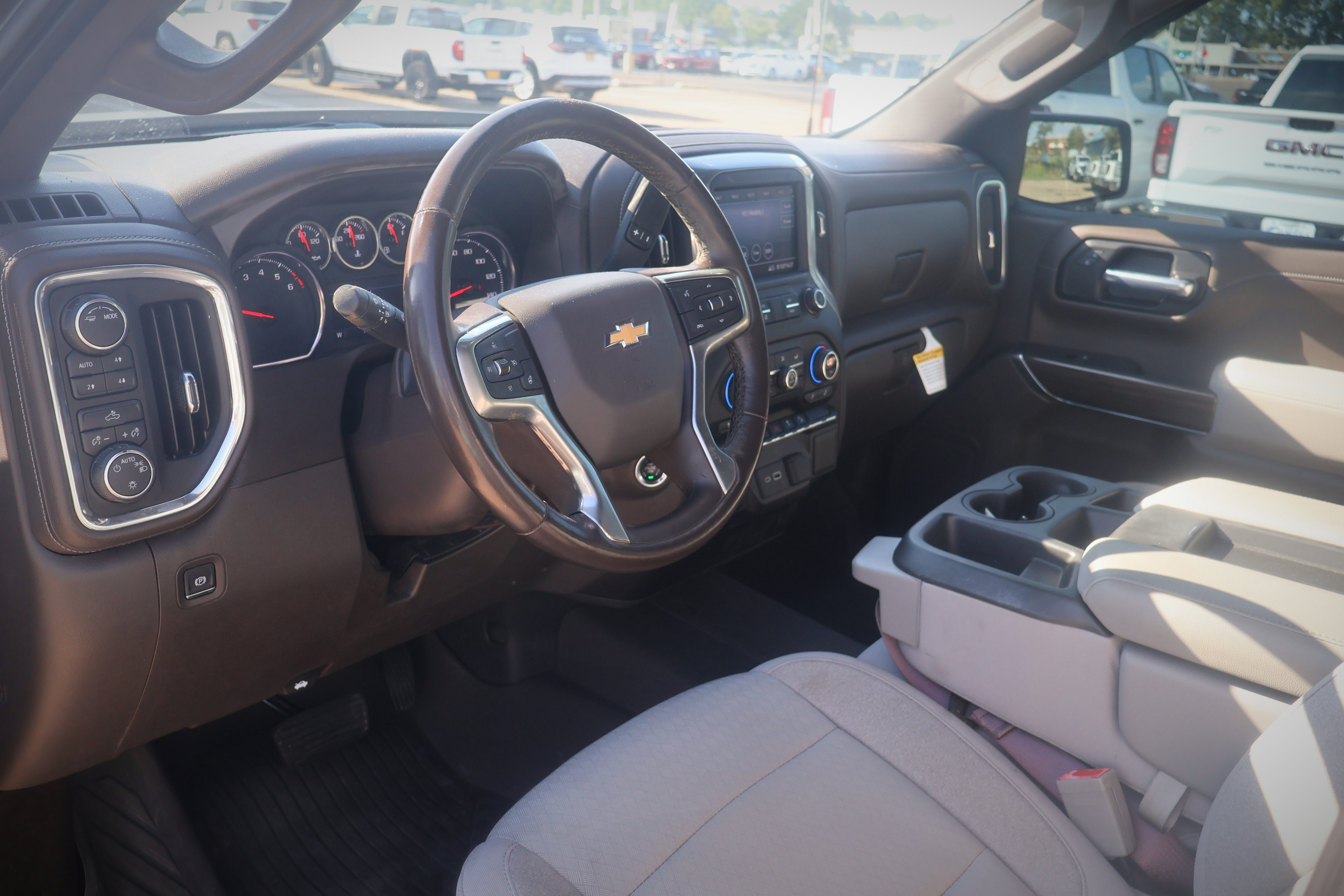 Used 2020 Chevrolet Silverado 1500 LT w/ All-Star Edition AWD/4WD image 8