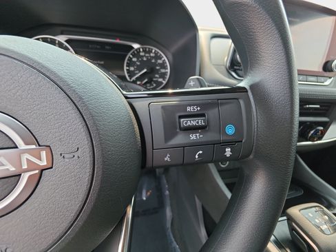 Used 2023 Nissan Rogue SV FWD image 17