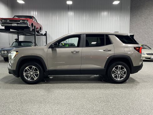 Used 2025 GMC Terrain Elevation AWD/4WD image 2