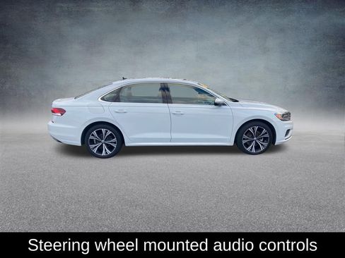 Used 2022 Volkswagen Passat 2.0T SE image 8