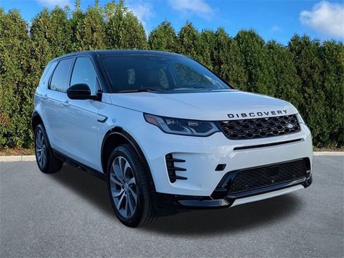 Certified 2025 Land Rover Discovery Sport Dynamic SE image 3