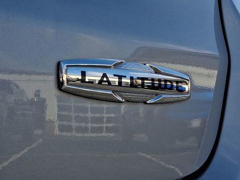 Used 2024 Jeep Compass Latitude image 31