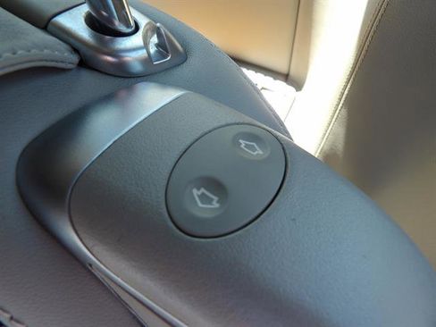 Used 2009 Mercedes-Benz SL 550 image 41