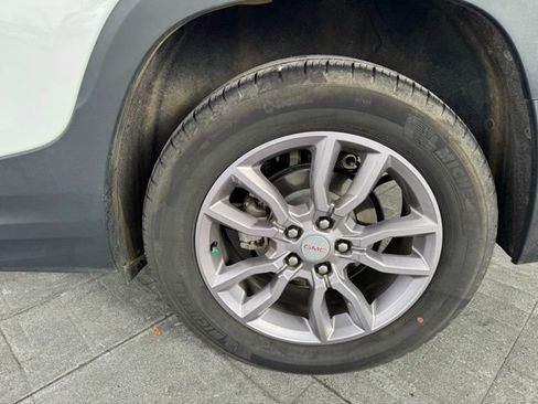 Used 2023 GMC Terrain SLT w/ Infotainment Package II image 4