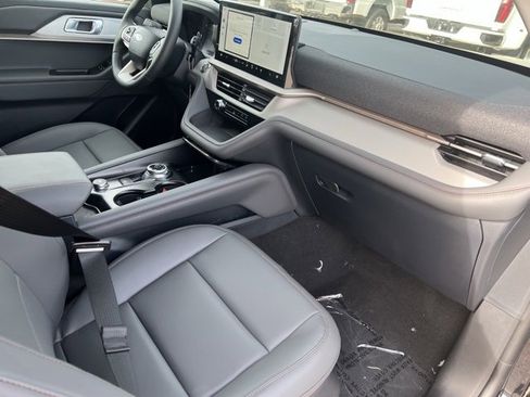 New 2025 Ford Explorer Active w/ Active Comfort Package image 12
