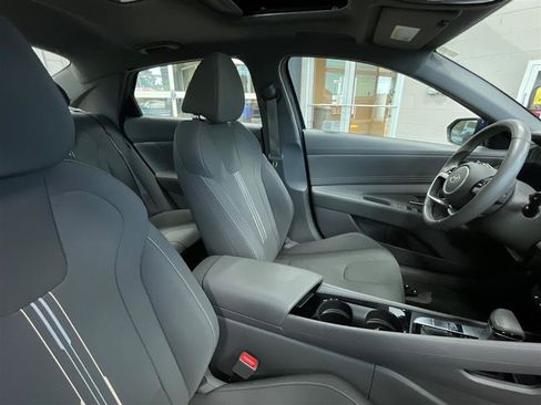 Used 2024 Hyundai Elantra SEL w/ Convenience Package FWD image 30