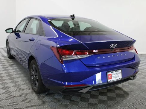Used 2023 Hyundai Elantra SEL FWD image 4