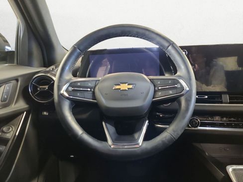 Used 2025 Chevrolet Equinox LT image 12