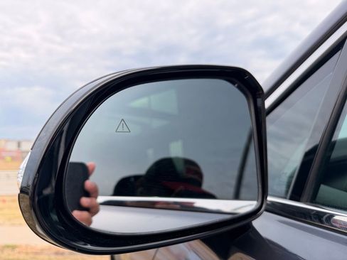 Used 2022 Hyundai Santa Fe Limited image 17