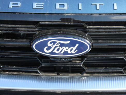 New 2027 Ford Expedition Platinum w/ Driver's Package AWD/4WD image 9
