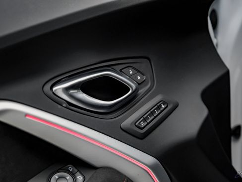 Used 2022 Chevrolet Camaro ZL1 image 75