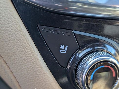 Used 2024 Chevrolet Equinox Premier image 29