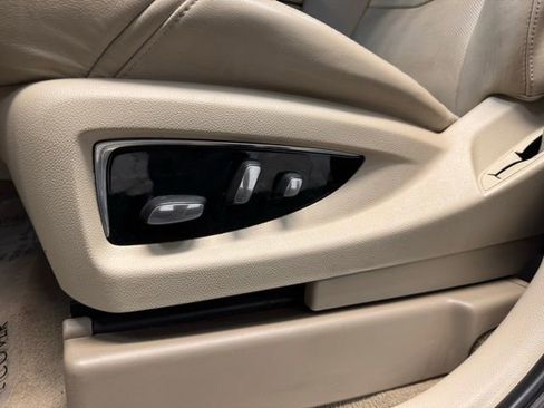 Used 2020 Cadillac Escalade Luxury image 13