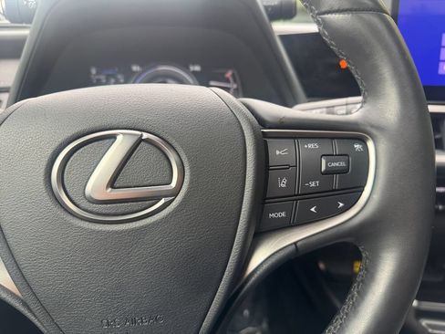 Used 2024 Lexus UX 250h AWD w/ Premium Package image 30