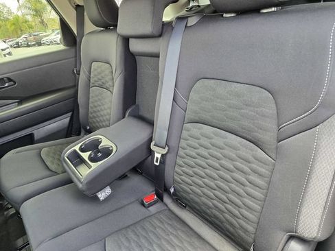 Used 2024 Nissan Pathfinder SV FWD image 11