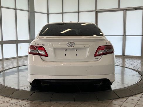 Used 2010 Toyota Camry LE FWD image 6