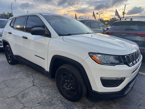 Used 2018 Jeep Compass Sport image 4