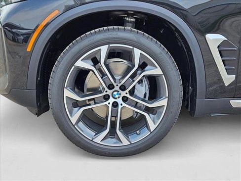 Used 2026 BMW X5 sDrive40i image 9