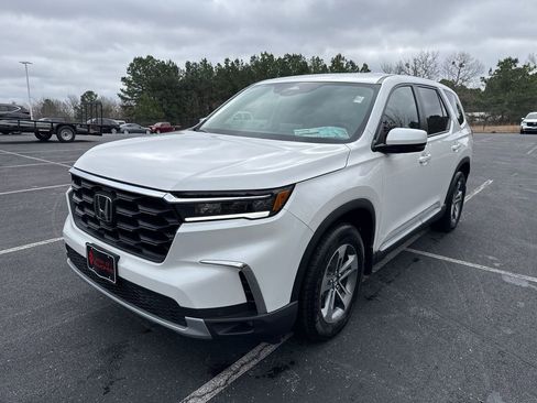 New 2025 Honda Pilot EX-L image 3
