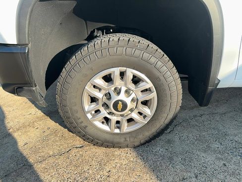 Used 2023 Chevrolet Silverado 2500 W/T w/ WT Convenience Package image 9