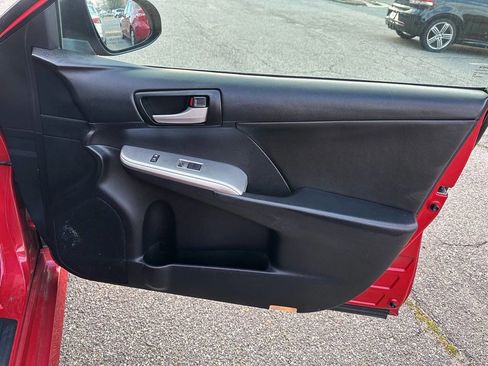 Used 2014 Toyota Camry SE w/ Fleet Convenience Package image 23